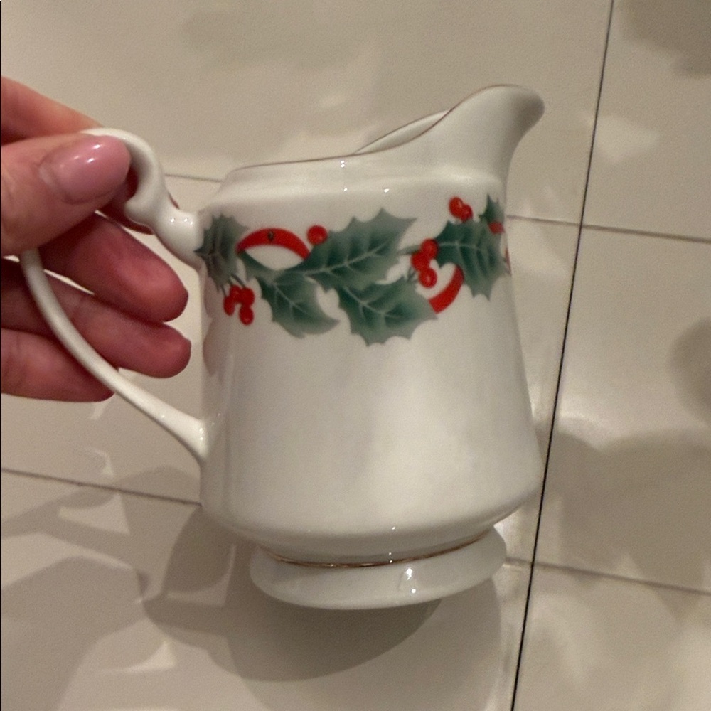 Sango Noel 1990 Creamer – Pattern 8401
